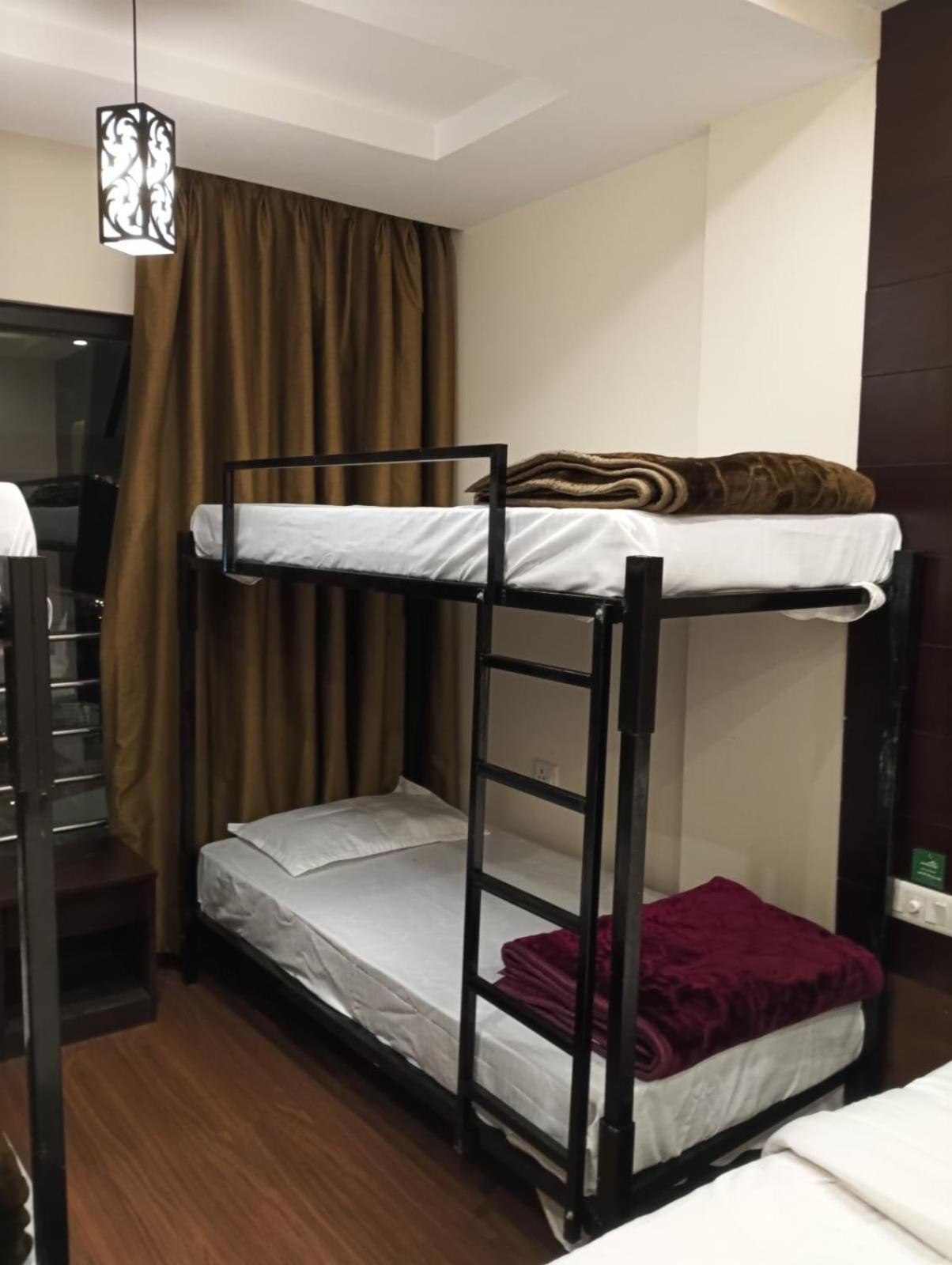 The Bunkk Inn Hotel & Restaurant Mussoorie Exterior foto